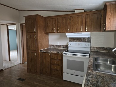 Huge price improvement! Super well-maintained 3-2 in the highly - photo 9