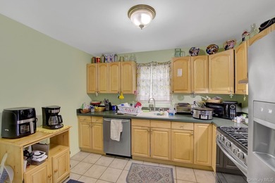 Welcome to this beautifully maintained 3 bedroom, 1.5 bath home - photo 3