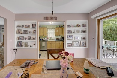 Welcome to this beautifully maintained 3 bedroom, 1.5 bath home - photo 6