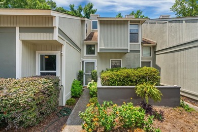 Welcome to Ashleytowne Village! This well-maintained 3-bedroom - photo 1