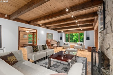 Beautifully sited with striking natural wood accents in quiet - photo 6