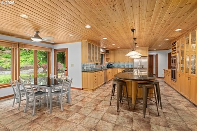 Beautifully sited with striking natural wood accents in quiet - photo 10