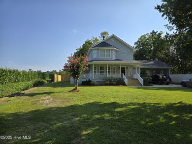 Lake Waccamaw Home For Sale in Lake Waccamaw North Carolina