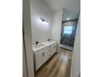 Seller is offering SELLER CONCESSIONS. Prime Location! Step into - photo 12