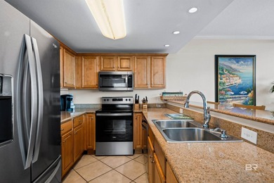 Welcome to Sanibel in Gulf Shores, where beach days are easy and - photo 15