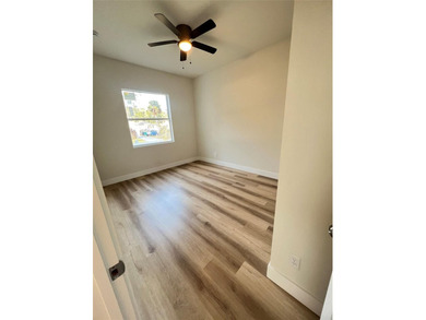 Seller is offering SELLER CONCESSIONS. Prime Location! Step into - photo 16