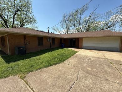 Looking for a great starter home in an established neighborhood? - photo 8