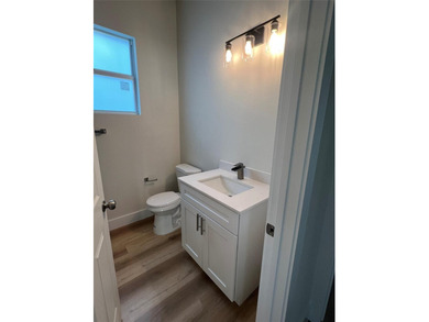 Seller is offering SELLER CONCESSIONS. Prime Location! Step into - photo 18