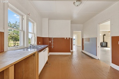 This historic 1914 Craftsman was built by Sam Hill associate - photo 9