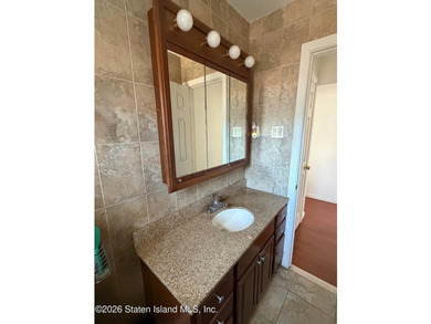 BEAUTIFUL DETACHED SINGLE-FAMILY HOME LOCATED IN THE HIGHLY - photo 20