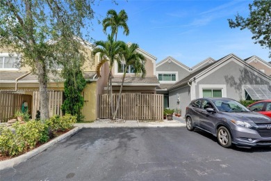 Lake Townhome/Townhouse For Sale in Pembroke Pines, Florida