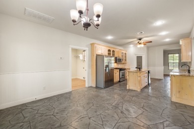 2.33-Acre Country Estate with Pool, Spa & Pond - photo 17