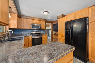 This country home is situated in a private setting just minutes - photo 5