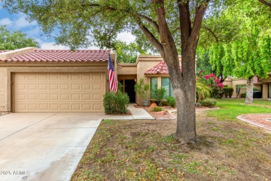 (private lake, pond, creek) Townhome/Townhouse Active Under Contract in Peoria Arizona