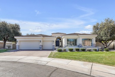 This beautifully maintained, move-in-ready residence offers 5 - photo 1