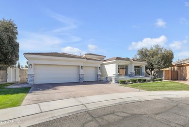 This beautifully maintained, move-in-ready residence offers 5 - photo 2