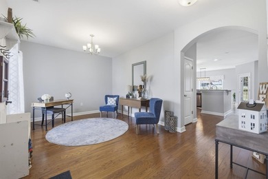 Welcome to this beautifully maintained 4-bedroom, 2-bath, 1 - photo 6