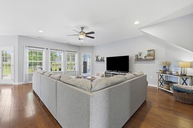Welcome to this beautifully maintained 4-bedroom, 2-bath, 1 - photo 7