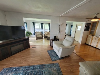 Are you looking for a spacious home? This double-wide mobile - photo 15