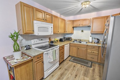 Enjoy beachside living in this nicely updated townhouse just 2.5 - photo 6