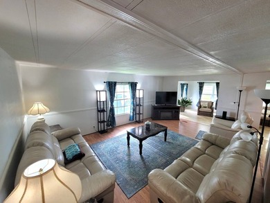 Are you looking for a spacious home? This double-wide mobile - photo 18