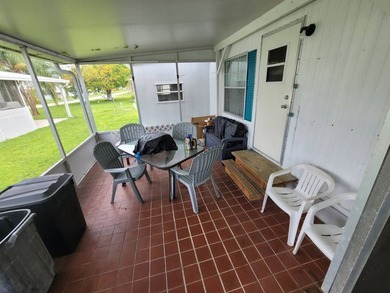 Are you looking for a spacious home? This double-wide mobile - photo 36