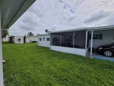 Are you looking for a spacious home? This double-wide mobile - photo 39