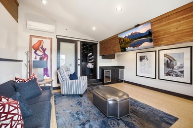 Perched atop Royal Plaza in Silver Lake Village, this rare - photo 40