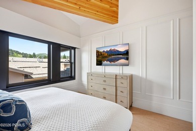Perched atop Royal Plaza in Silver Lake Village, this rare - photo 48