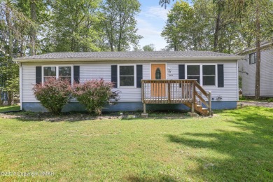 Lake Home For Sale in Tobyhanna, Pennsylvania