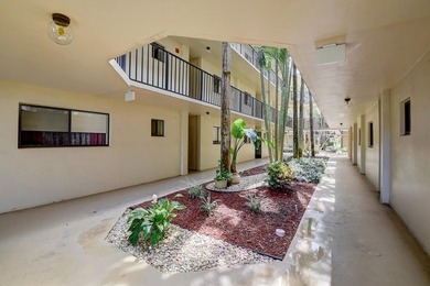 Welcome to Las Verdes, a vibrant and beautifully maintained 55+ - photo 5
