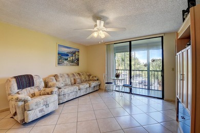 Welcome to Las Verdes, a vibrant and beautifully maintained 55+ - photo 9