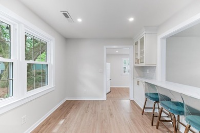 Move-in ready and beautifully renovated, this West Ashley gem - photo 9