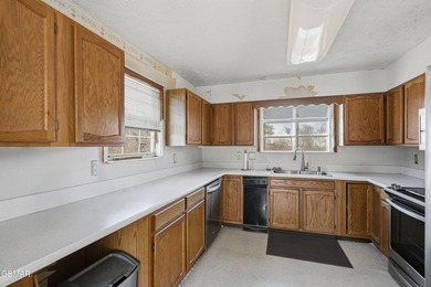 A great multigenerational living home is just waiting for a new - photo 11