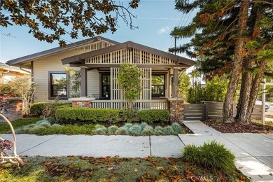 Recently updated throughout, this charming home offers 871 sq - photo 1