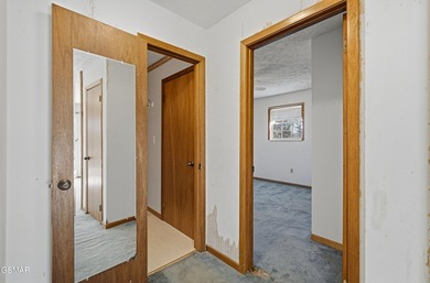 A great multigenerational living home is just waiting for a new - photo 15