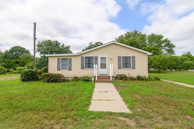 Enjoy single story living in this large, 2070 sq. ft., home on - photo 15