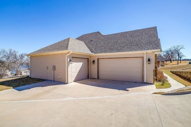 LAKE VIEW LIVING at its FINEST! Welcome to 3616 Overlook Manor - photo 32