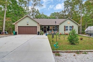 Lake Tansi Home Sale Pending in Crossville Tennessee