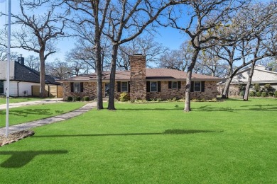 Lake Home Sale Pending in Grapevine, Texas