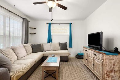 *Motivated Sellers* Check out this adorable move in ready - photo 11