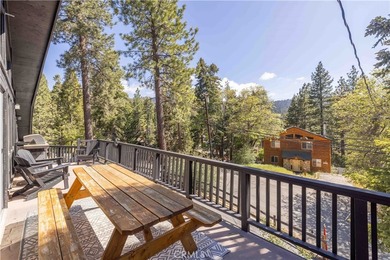 Spectacular Moonridge Retreat! Ideally located just moments from - photo 7