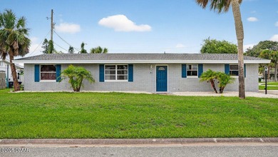 (private lake, pond, creek) Home For Sale in Ormond Beach Florida