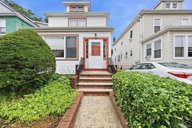 Nestled in the highly sought-after Woodlawn Heights neighborhood - photo 1