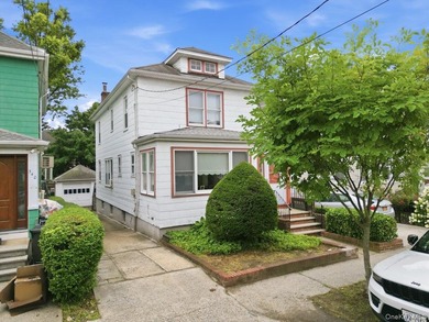 Nestled in the highly sought-after Woodlawn Heights neighborhood - photo 2