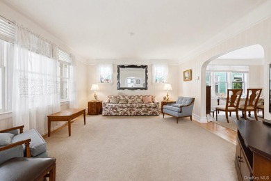 Nestled in the highly sought-after Woodlawn Heights neighborhood - photo 6