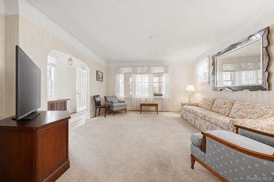 Nestled in the highly sought-after Woodlawn Heights neighborhood - photo 8