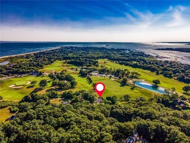 19 East Hills Road presents a rare opportunity to own a - photo 2