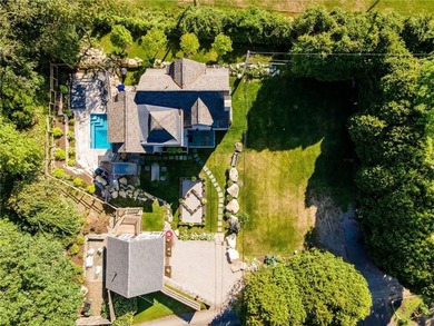 19 East Hills Road presents a rare opportunity to own a - photo 4