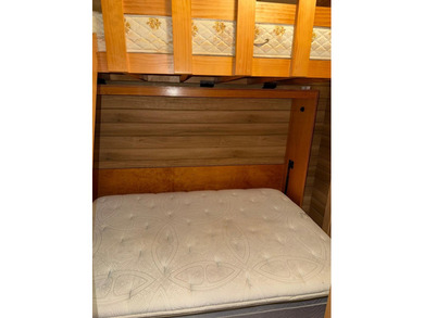 Are you kidding me! All this for less than $250,000. A cozy 3 - photo 9